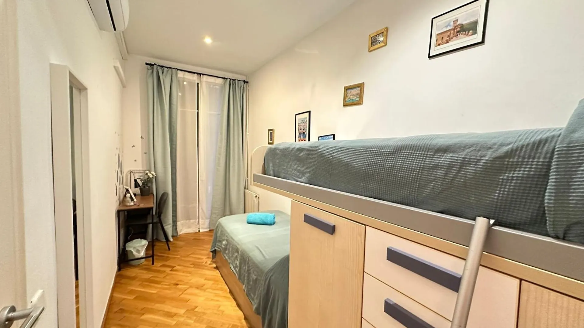 Alojamiento Calabria Barcelona Bed & Breakfast